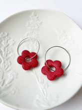 Load image into Gallery viewer, Red Knit Flower Hoops
