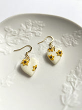 Load image into Gallery viewer, Sunflower Mini Hearts
