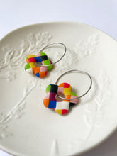 Load image into Gallery viewer, Elmer Flower Hoops

