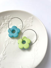 Load image into Gallery viewer, Double Act Flower Hoops
